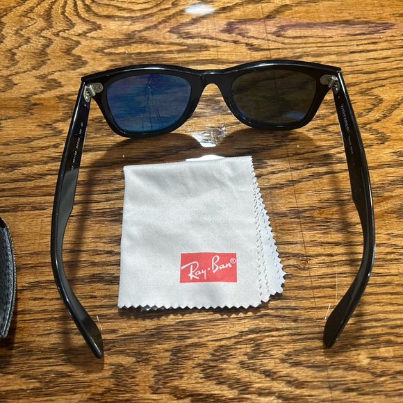 Men’s Classic Ray-Ban Wayfarers - Picture 2 of 7